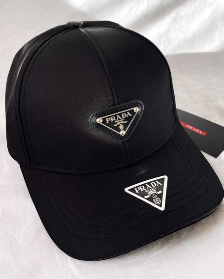 gorra prada negra